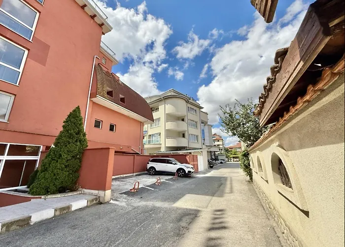 Carina - Menada Slantchev Briag